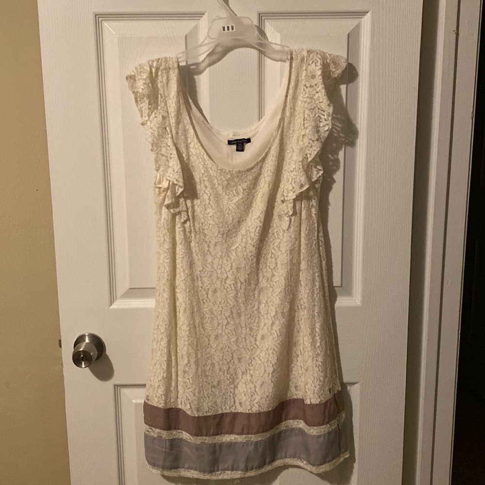 American Eagle lace dress